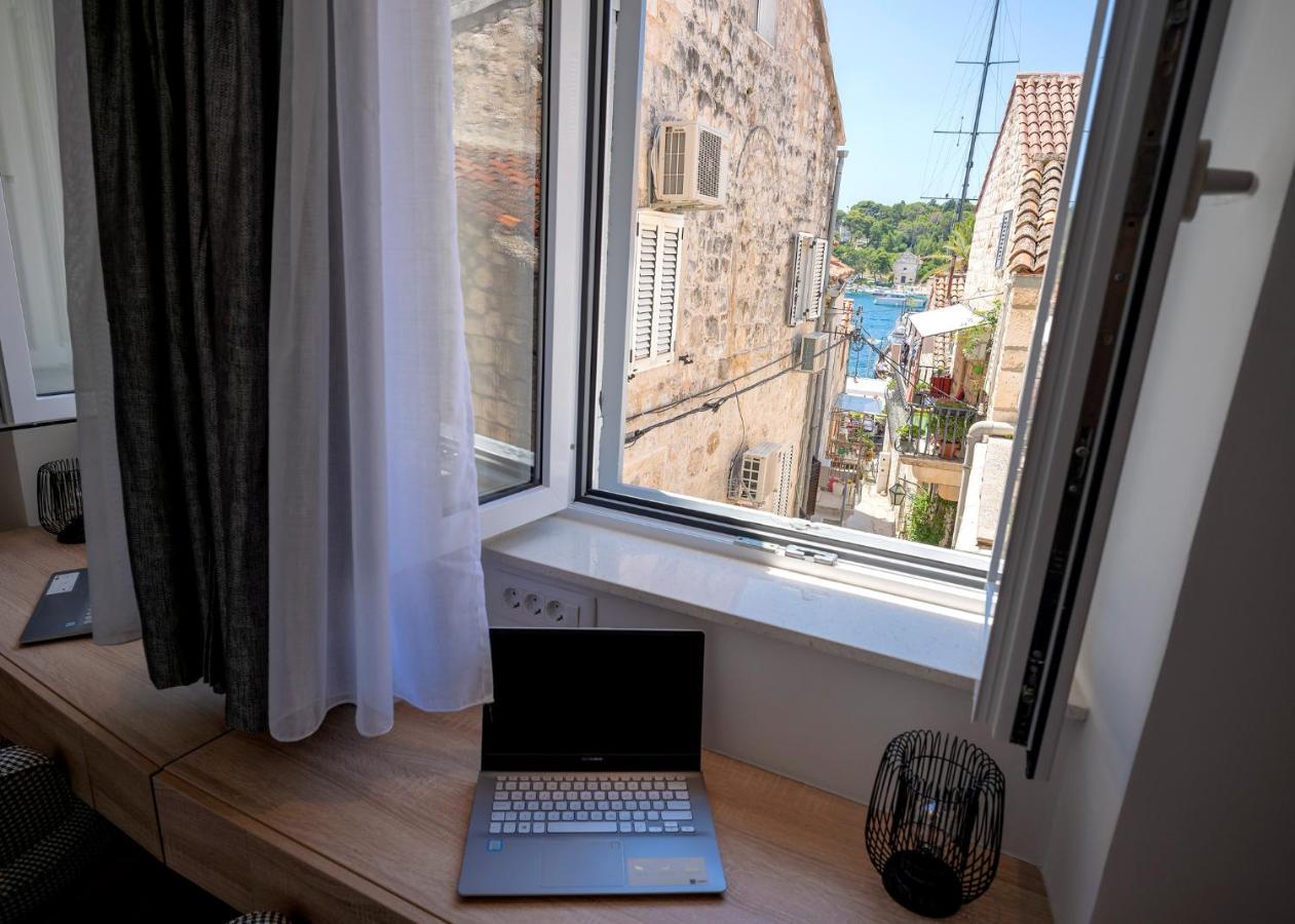 Fingerprint Central Apartment 5 Min From Center & Beach Hvar Town Exterior photo